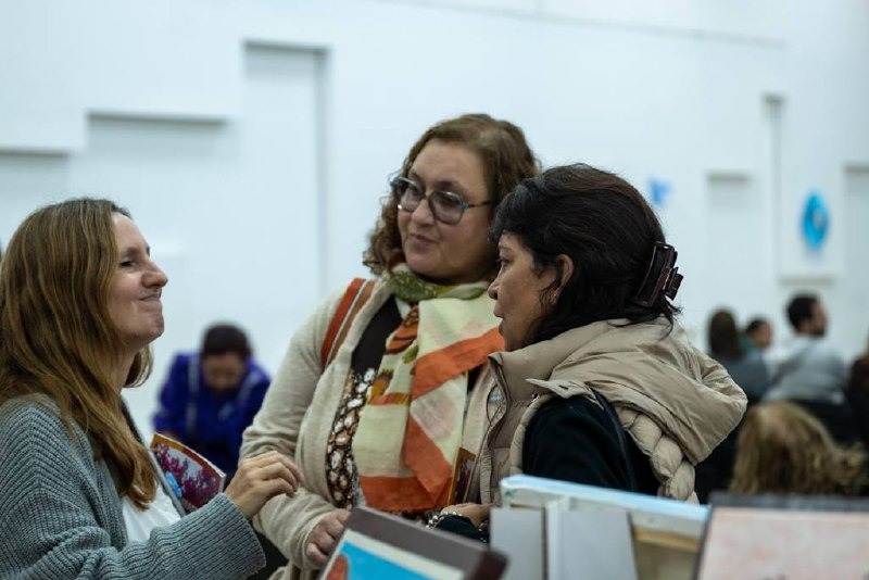 Conversación y encuentro entre participantes